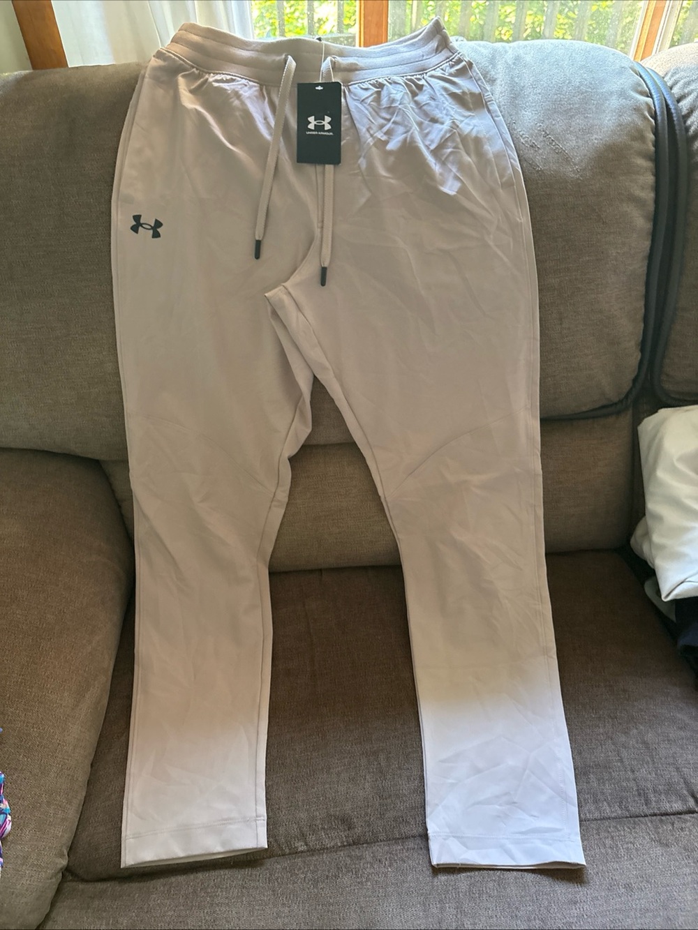 Under Armour UA Sportstyle Woven Tapered Pants Men S Beige Ankle Zip Fitted Nwt